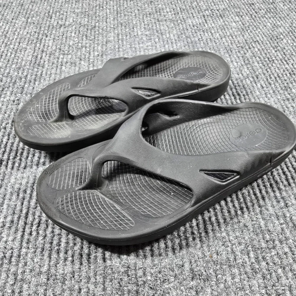 OOFOS Sandals Mens Size 7 Womens Size 9 EU 40 Black OOriginal Recovery Flip Flop